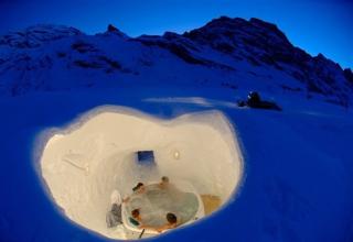 Feast your eyes on these glorious hot tubs