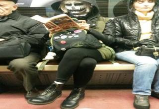 Some people just don't give a f*ck on the subway.